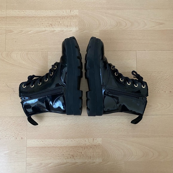 Warm Lined Boots - Picture 4 of 8